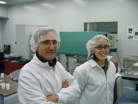 F. Barao, L. Arruda durante assemblagem do detector RICH